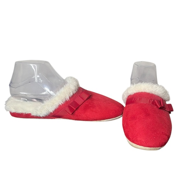 NWOB CLARKS Red Velvet Fluffy Slippers Women's Size 10 - Picture 7 of 9